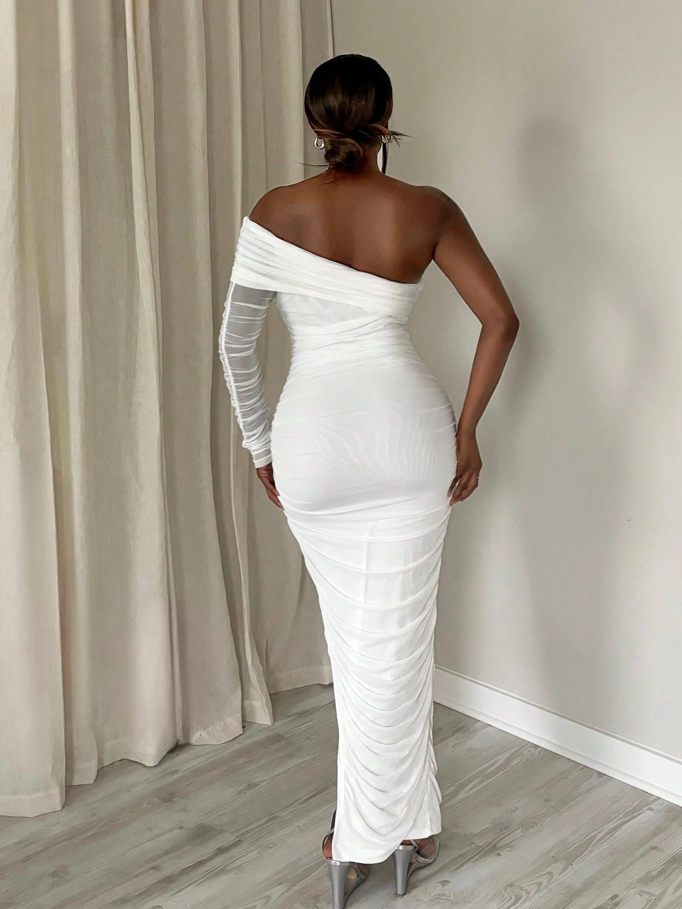 SHEIN - Robe ajustée à épaules dénudées, froncée, en maille