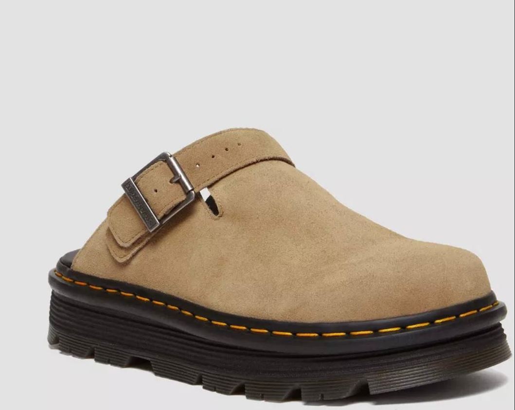 Sabots en daim premium, couleur beige sable.