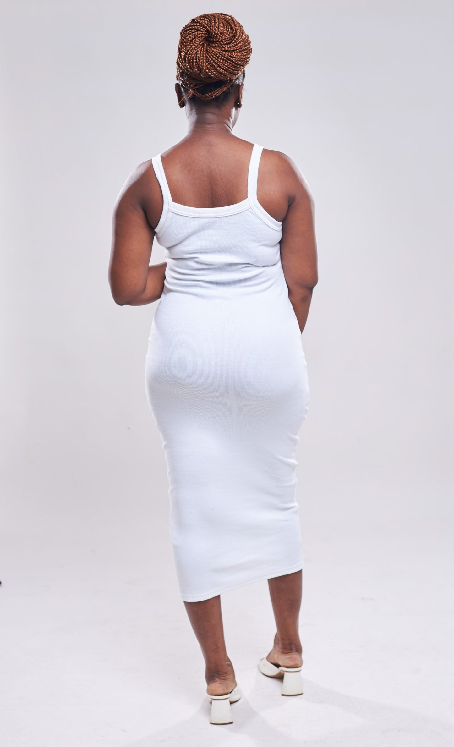 Boohoo - Robe mi-longue côtelée à col carré back view