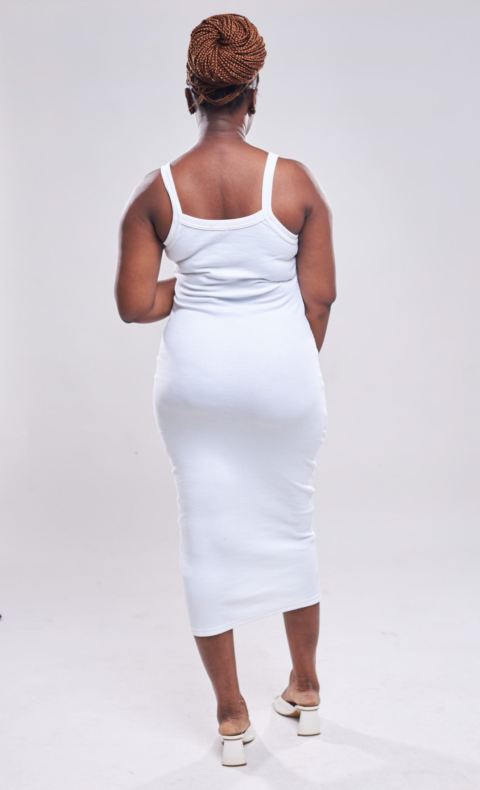 Boohoo - Robe mi-longue côtelée à col carré back view