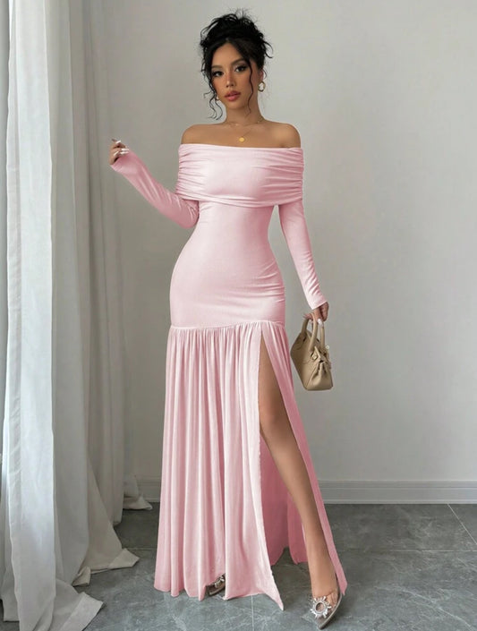 Shein-Robe courte pour femme à manches longues fendues jusqu'a la cuisse , épaule dénudées , avec volants a l'ourlet . Tenue maxi élégante