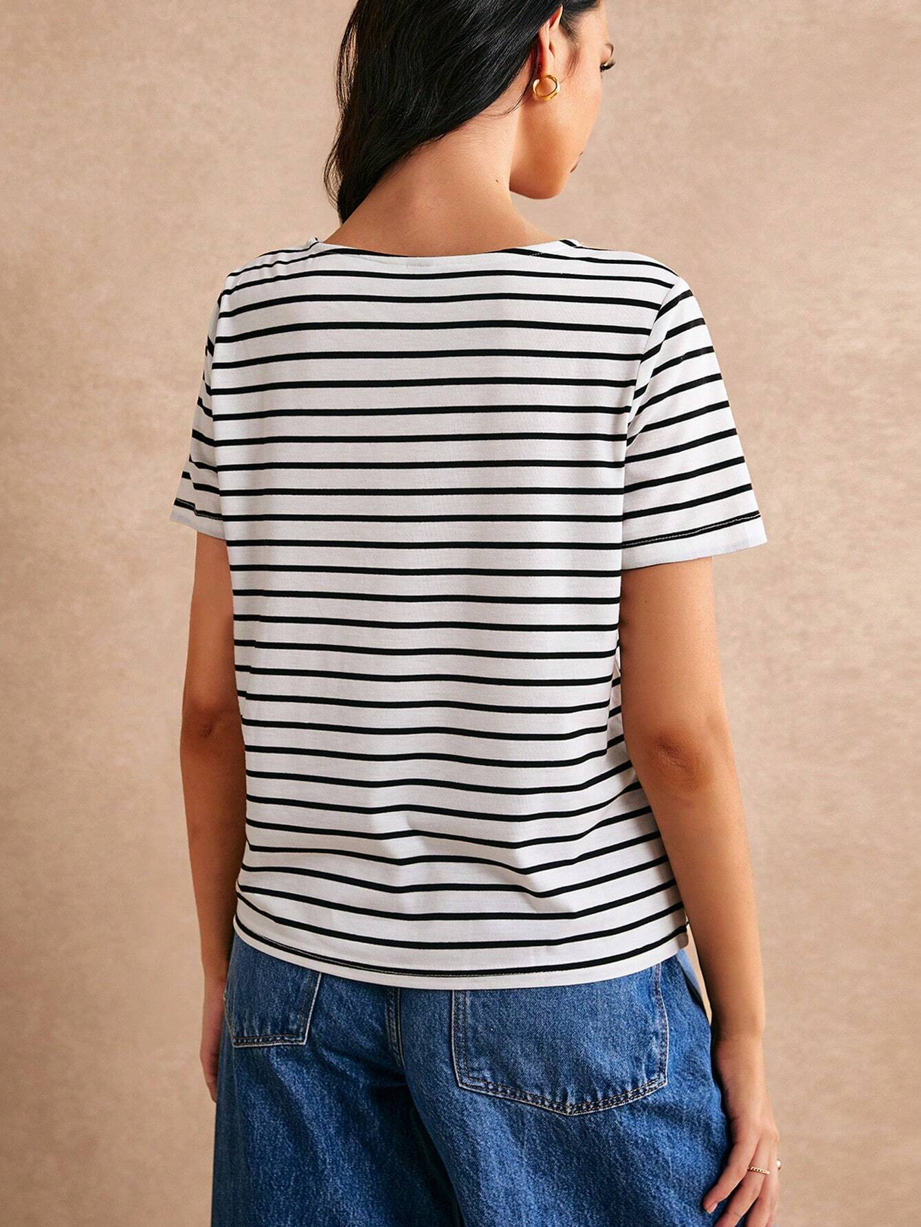 SHEIN - T-shirt graphique rayé et lettré, style casual