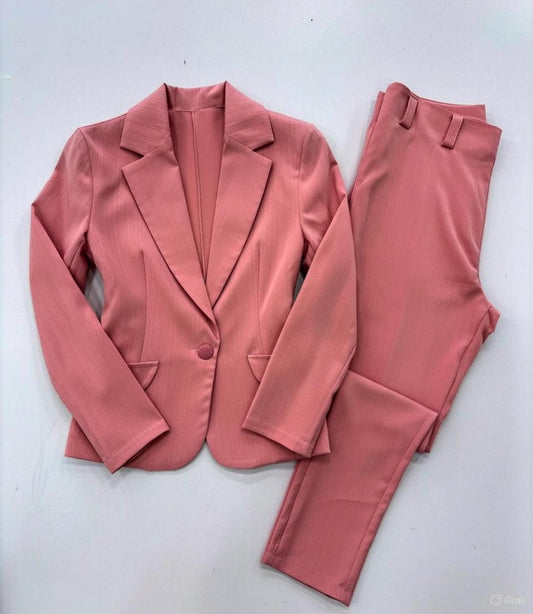 Tailleur pantalon rose poudré